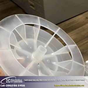 Lọc khí máy sấy Electrolux EDV6051 dung tích lớn, phù hợp cho các thiết bị điện tử và lạnh hiện đại. Giúp duy trì hiệu quả hoạt động của hệ thống làm lạnh và sấy khô, bảo vệ thiết bị điện tử tối ưu.